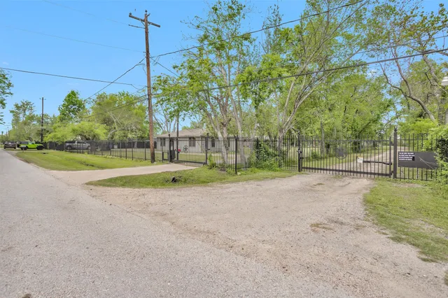 $650,000 | 1725 Strawn Road, Houston, TX 77039
