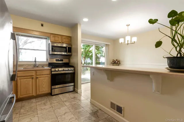 $1,300,000 | 73 Ewart Street, Scarsdale, NY 10583