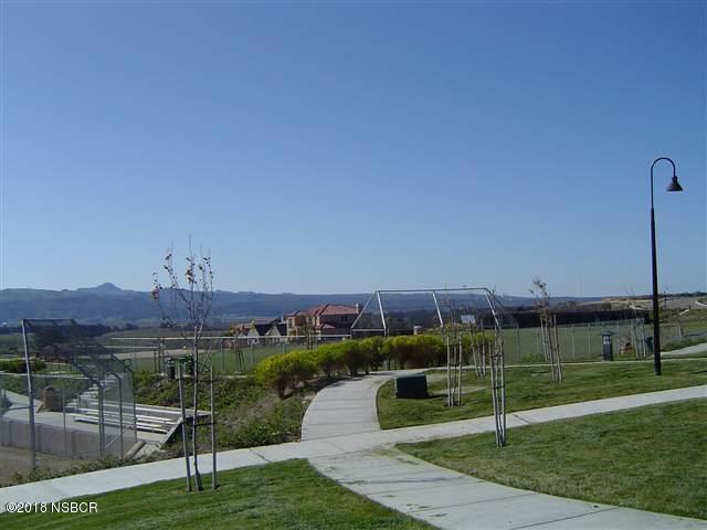 513 Andromeda Drive Lompoc, CA 93436 - Photo 14 of 15 a view of a garden