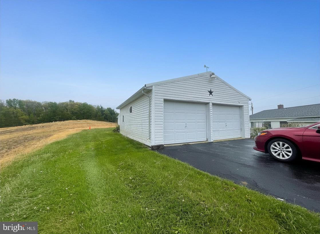 3111 Eckard Road Westminster, MD 21157 - Photo 12 of 18 2 Car Garage with workshop