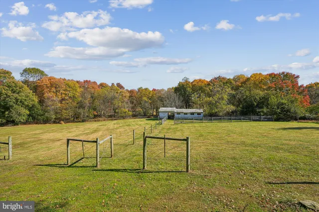 $700,000 | 12652 Highway 216, Highland, MD 20759