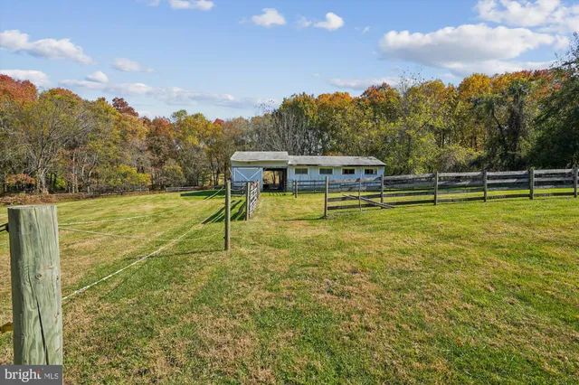 $700,000 | 12652 Highway 216, Highland, MD 20759