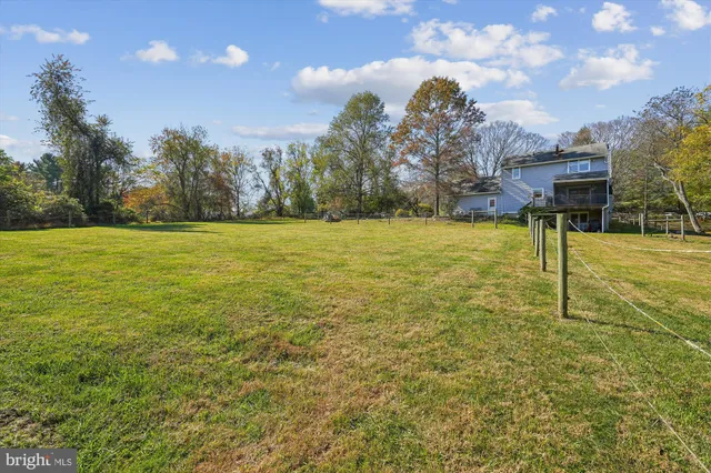 $700,000 | 12652 Highway 216, Highland, MD 20759