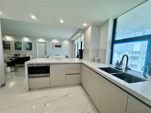 $10,000 | 9801 Collins Avenue, Unit 20E, Bal Harbour, FL 33154