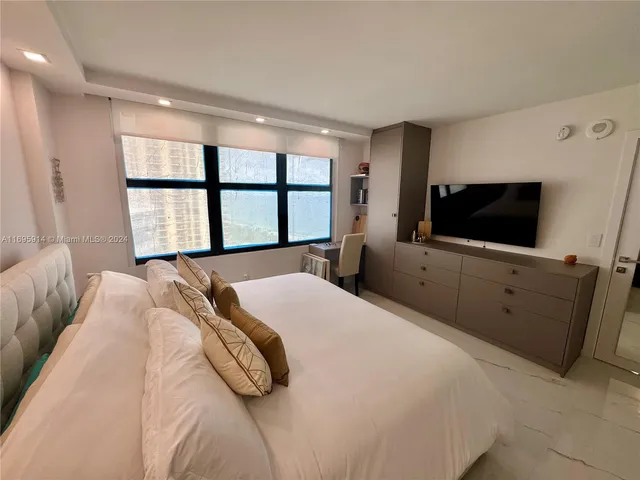 $10,000 | 9801 Collins Avenue, Unit 20E, Bal Harbour, FL 33154