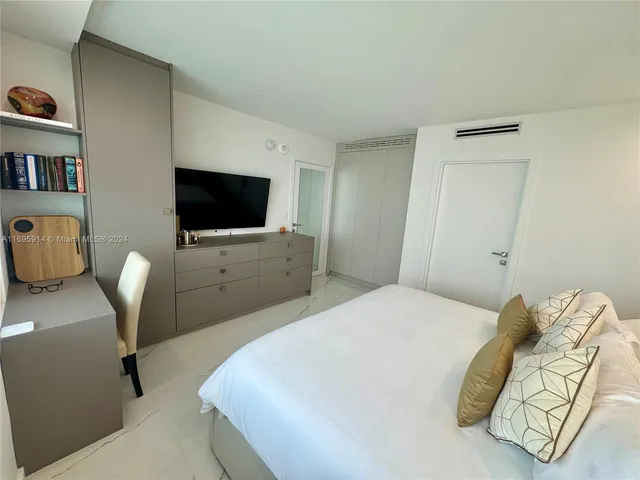 $10,000 | 9801 Collins Avenue, Unit 20E, Bal Harbour, FL 33154