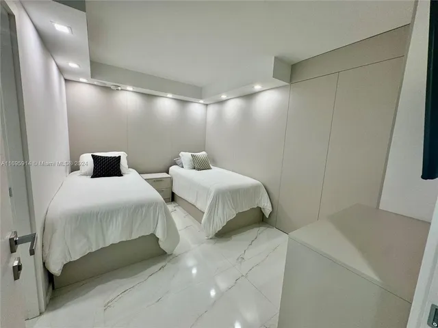 $10,000 | 9801 Collins Avenue, Unit 20E, Bal Harbour, FL 33154