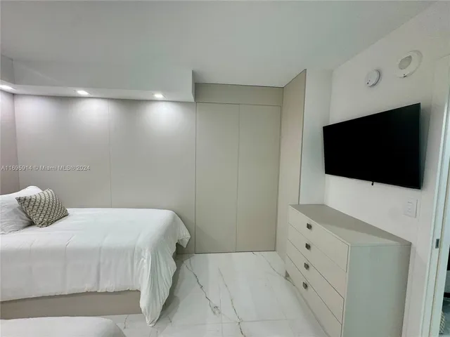 $10,000 | 9801 Collins Avenue, Unit 20E, Bal Harbour, FL 33154