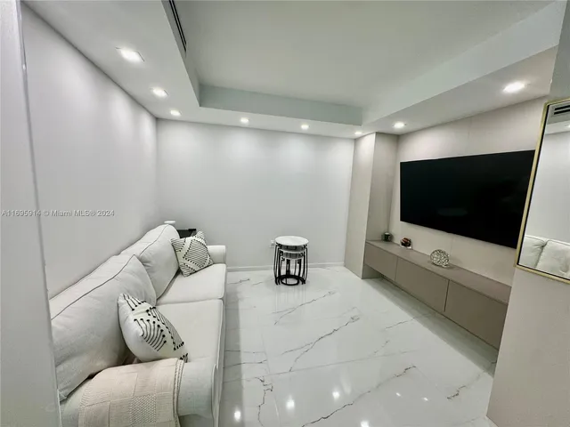 $10,000 | 9801 Collins Avenue, Unit 20E, Bal Harbour, FL 33154