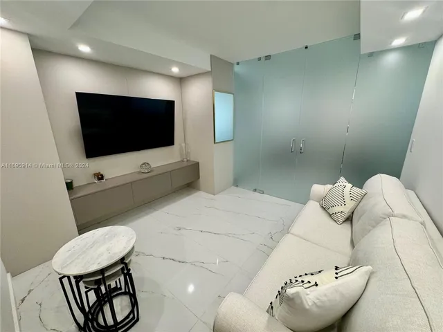 $10,000 | 9801 Collins Avenue, Unit 20E, Bal Harbour, FL 33154