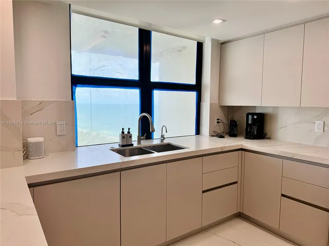 $10,000 | 9801 Collins Avenue, Unit 20E, Bal Harbour, FL 33154