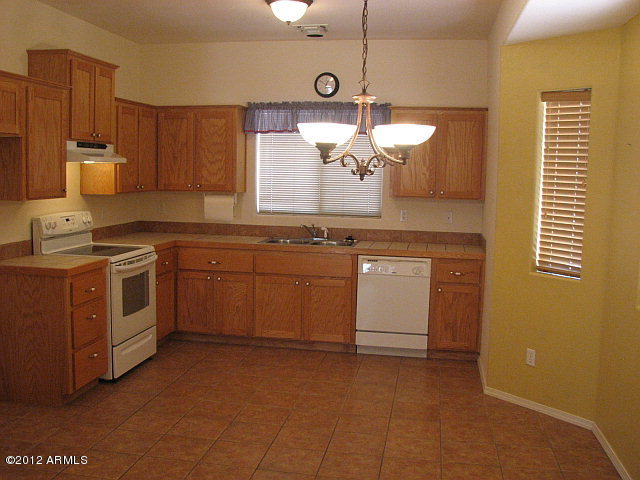 332 South Cedar Mill Road Star Valley, AZ 85541 - Photo 4 of 14 Kitchen