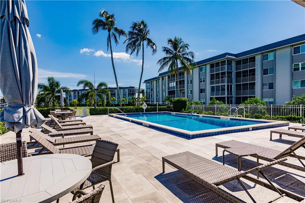 307 Goodlette-Frank Road, Unit 503B Naples, FL 34102 - Photo 20 of 24 Pool