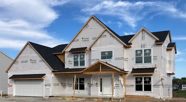 $997,900 | 5631 Dorothy Circle, Clarence, NY 14032