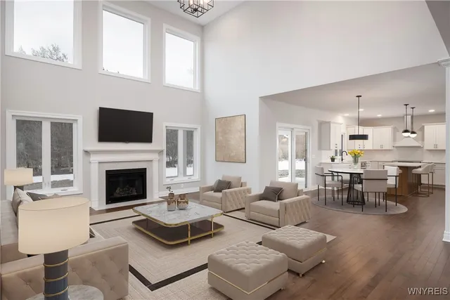 $997,900 | 5631 Dorothy Circle, Clarence, NY 14032