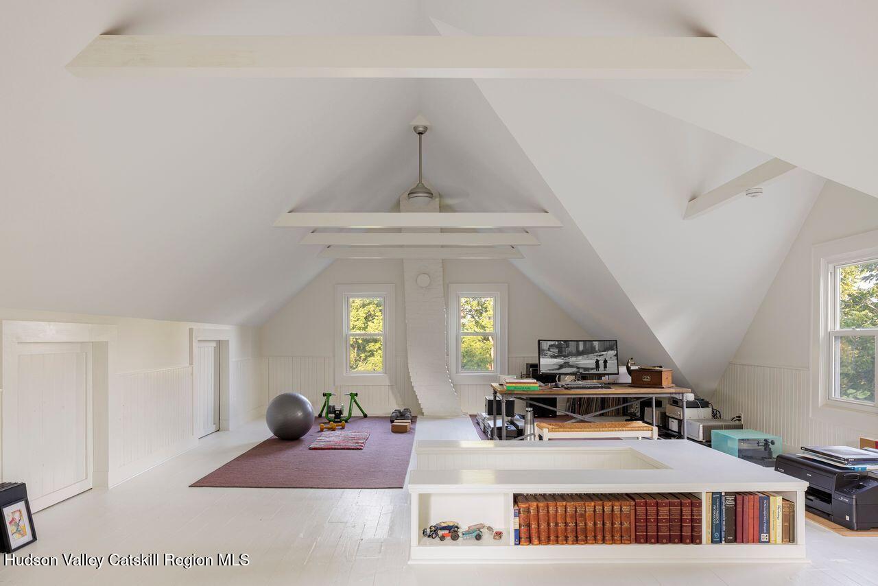 276 Leeds Athens Road Athens, NY 12015 - Photo 17 of 27 a living room with furniture and a potted plant