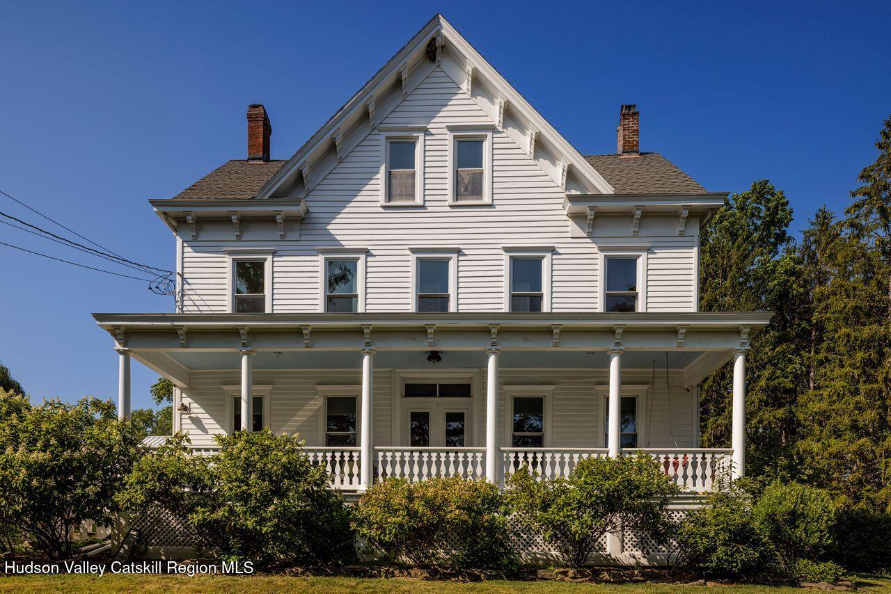 276 Leeds Athens Road Athens, NY 12015 - Photo 2 of 27 a front view of a house with a yard