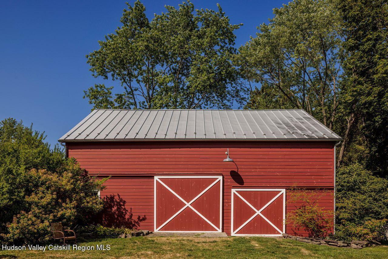 276 Leeds Athens Road Athens, NY 12015 - Photo 21 of 27 a front view of a house with garden