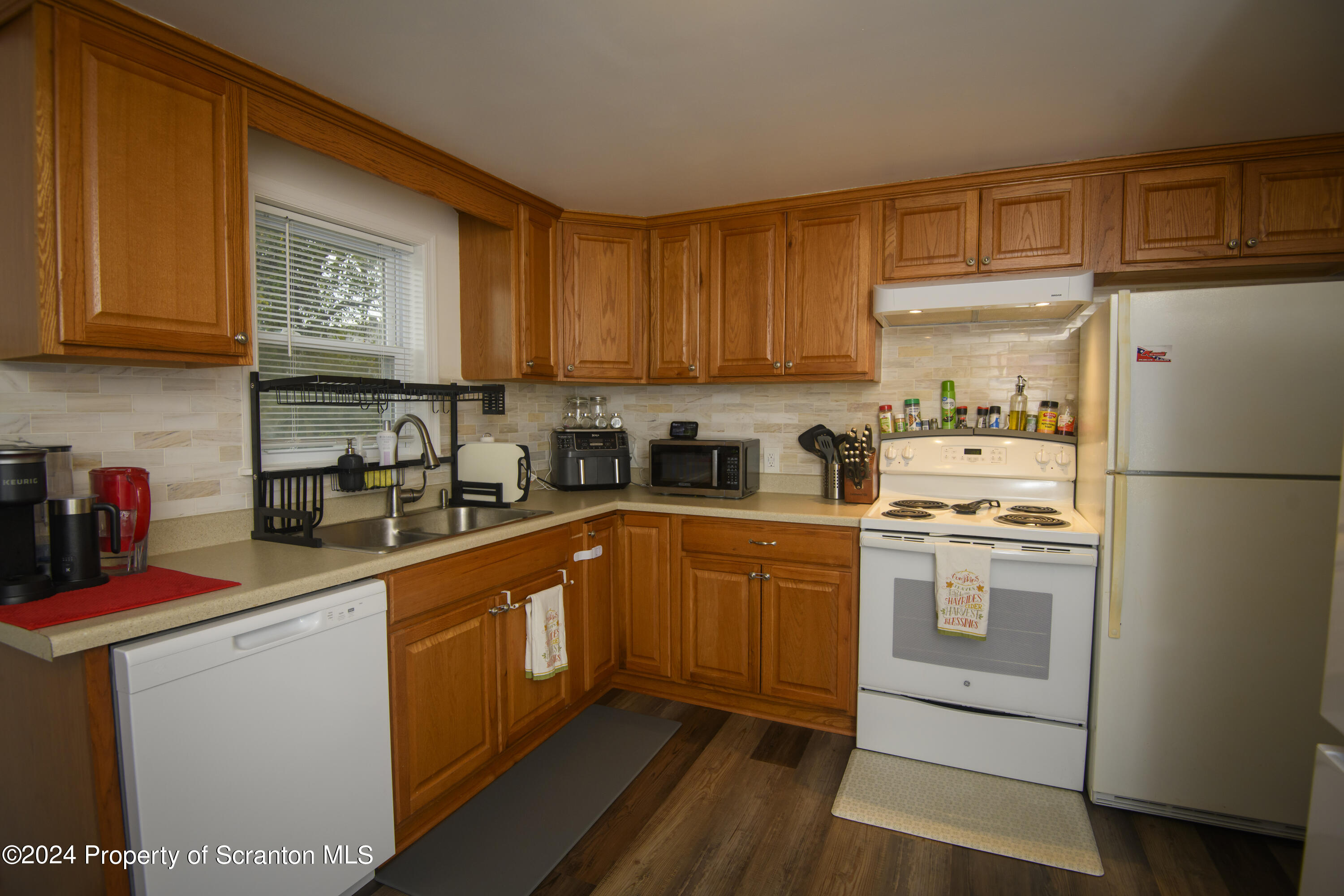 1001 Ridge Street Olyphant, PA 18447 - Photo 4 of 21 Gallery Image 4