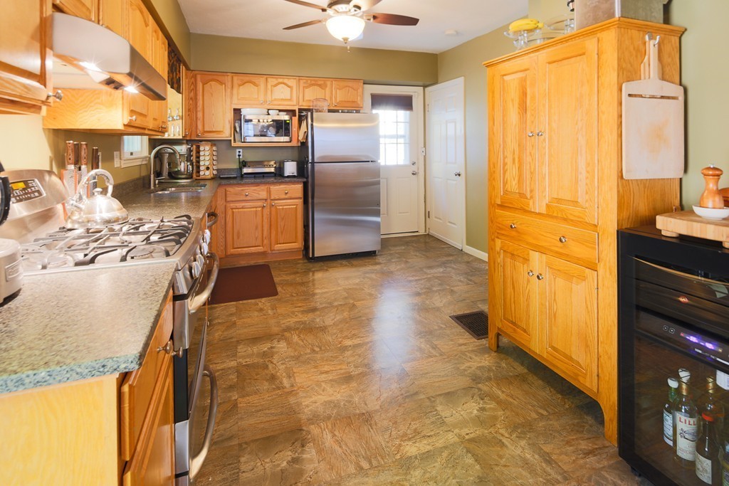 707 South Street Waltham, MA 02453 - Photo 11 of 20