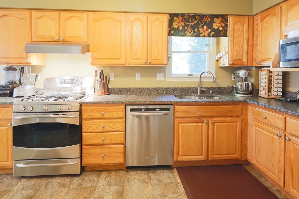 707 South Street Waltham, MA 02453 - Photo 12 of 20