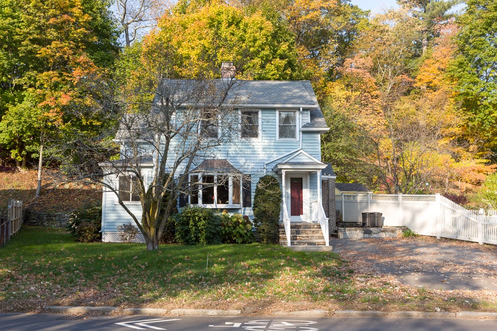 707 South Street Waltham, MA 02453 - Photo 2 of 20