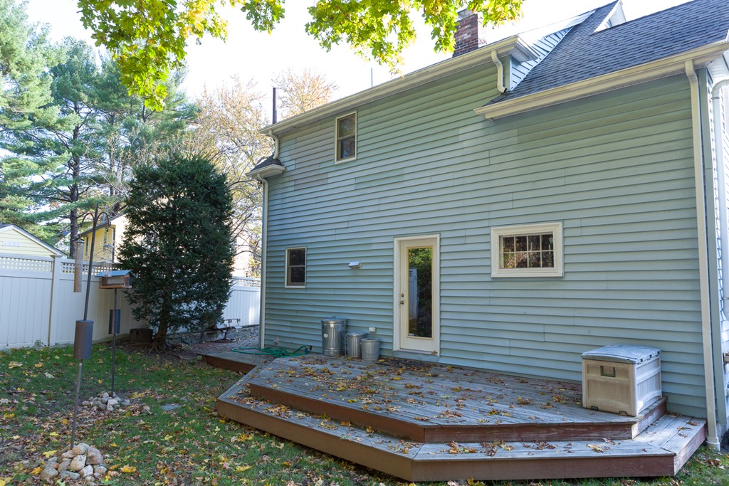 707 South Street Waltham, MA 02453 - Photo 4 of 20