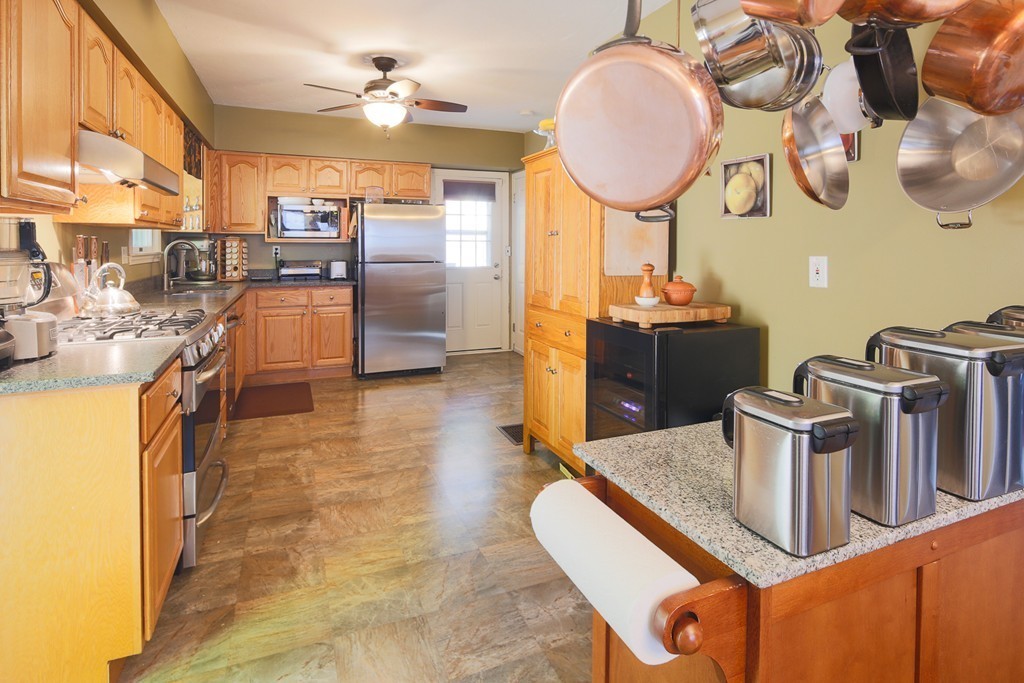 707 South Street Waltham, MA 02453 - Photo 10 of 20