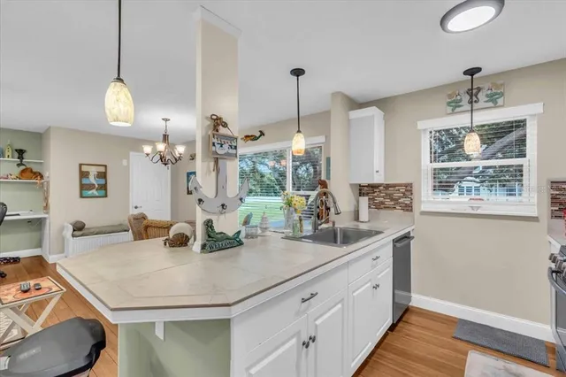 $1,900 | 5725 80th Street North, Unit 210, St. Petersburg, FL 33709