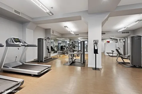 $289,900 | 6 North Michigan Avenue, Unit 610, Chicago, IL 60602