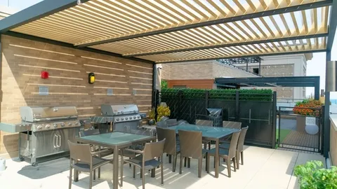 $289,900 | 6 North Michigan Avenue, Unit 610, Chicago, IL 60602