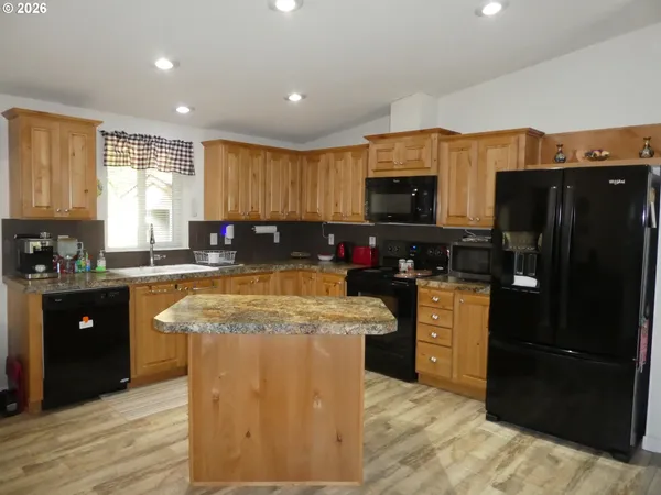 $179,000 | 32700 Southeast Leewood Lane, Unit 32, Boring, OR 97009