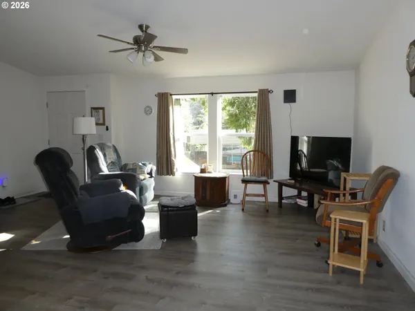 $179,000 | 32700 Southeast Leewood Lane, Unit 32, Boring, OR 97009