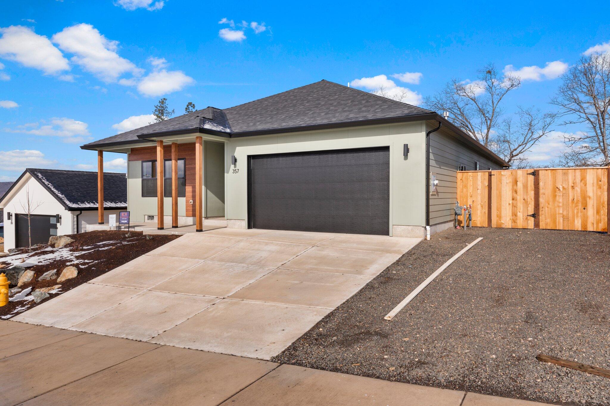 357 Arrowhead Trail Eagle Point, OR 97524 - Photo 1 of 25 1