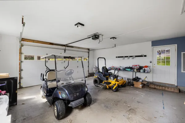 a view of yard with tree