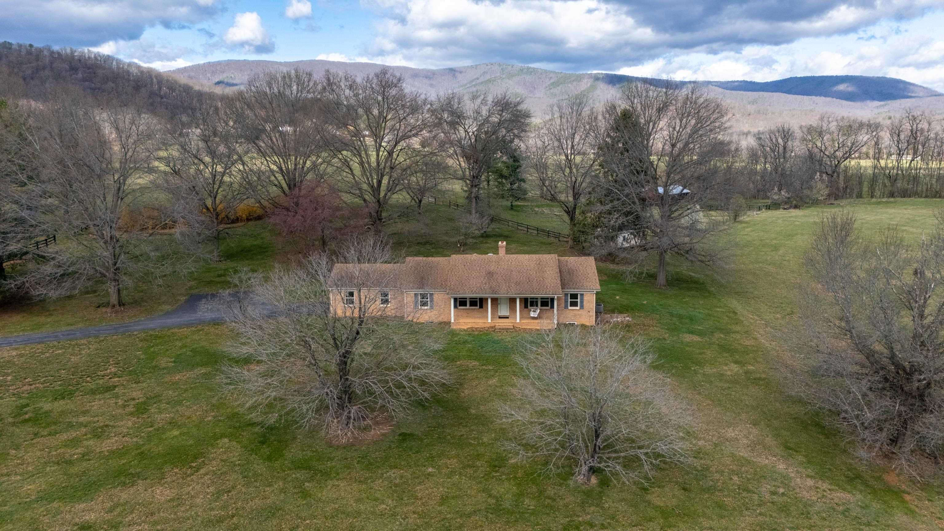 41 Last Raid Lane Churchville, VA 24421 - Photo 5 of 68