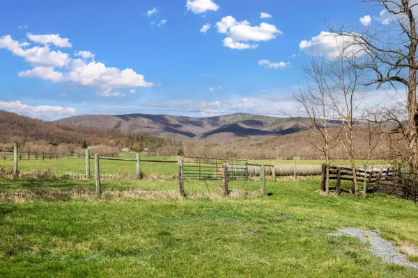 $600,000 | 41 Last Raid Lane, Churchville, VA 24421