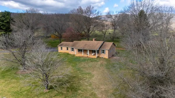 $600,000 | 41 Last Raid Lane, Churchville, VA 24421