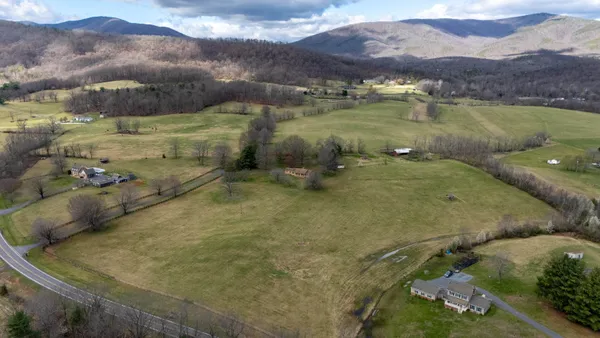 $600,000 | 41 Last Raid Lane, Churchville, VA 24421