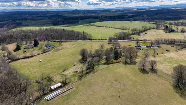 $600,000 | 41 Last Raid Lane, Churchville, VA 24421