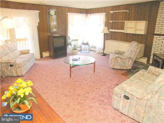 347 Ridge Road Telford, PA 18969 - Photo 8 of 10 Living Room