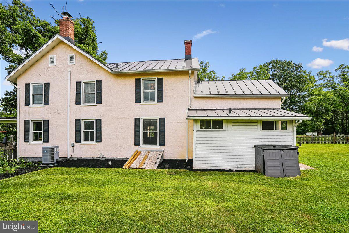 43655 Hay Road Ashburn, VA 20147 - Photo 55 of 68 Side view of home