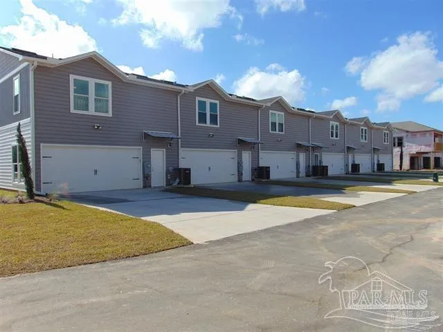 $1,635 | 5065 Peach Drive, Pace, FL 32571