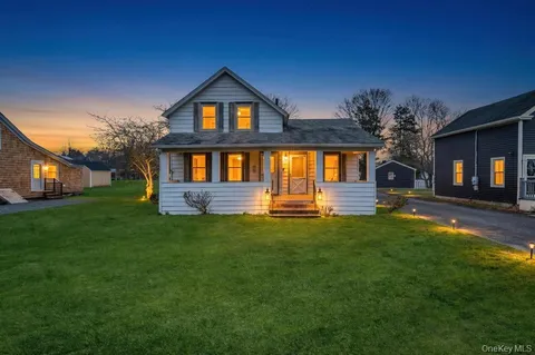 $599,000 | 31 West Avenue, West Sayville, NY 11796