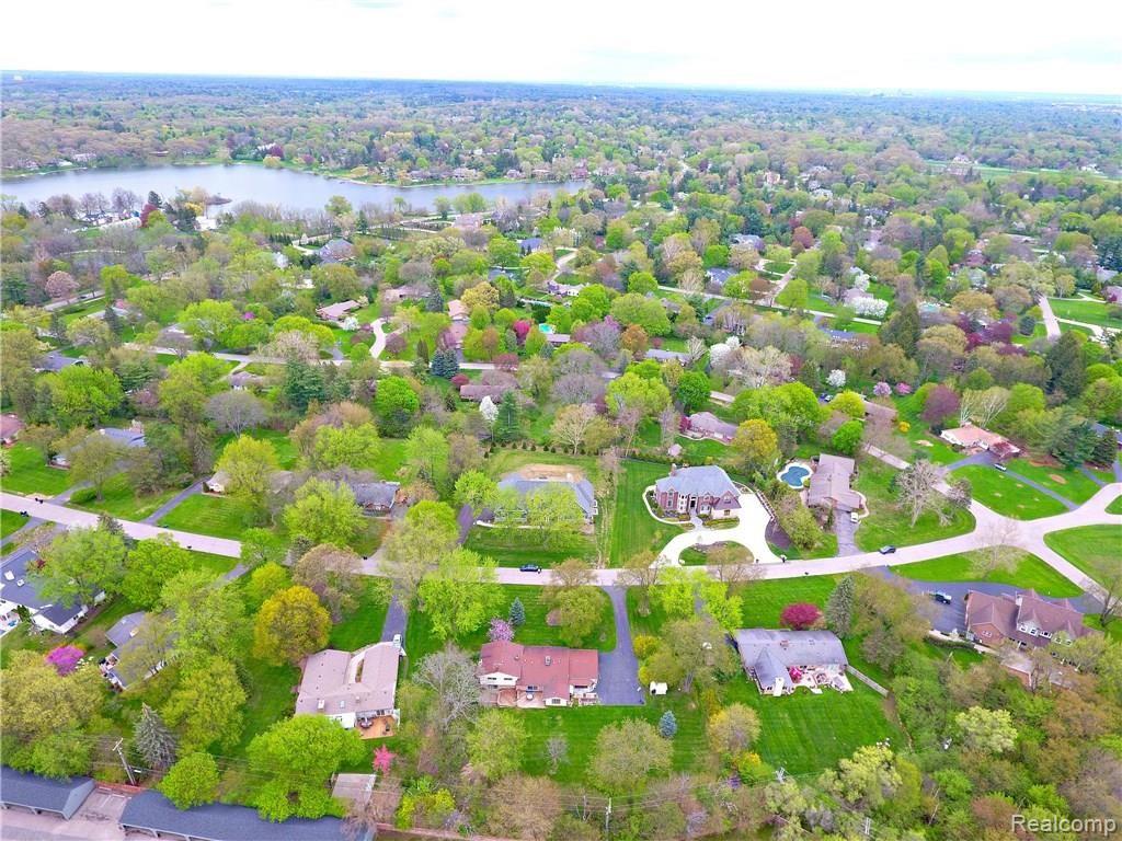 5940 Burnham Road Bloomfield Hills, MI 48301 - Photo 8 of 27