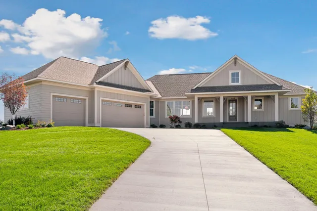 $1,299,900 | 4733 Ogden Trail Lane North, Stillwater, MN 55082