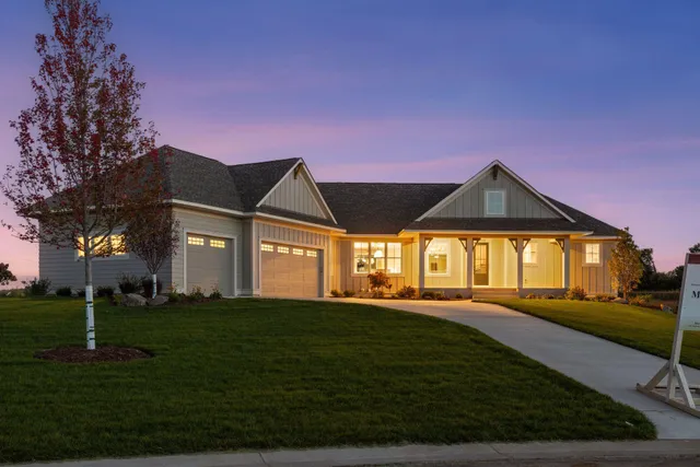 $1,299,900 | 4733 Ogden Trail Lane North, Stillwater, MN 55082