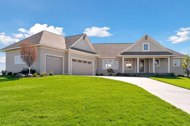 $1,299,900 | 4733 Ogden Trail Lane North, Stillwater, MN 55082