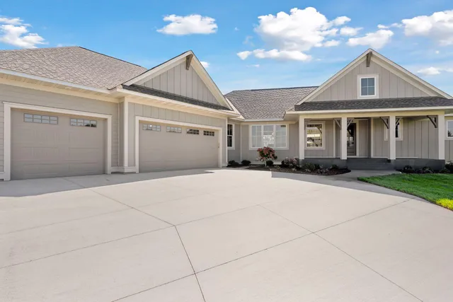 $1,299,900 | 4733 Ogden Trail Lane North, Stillwater, MN 55082