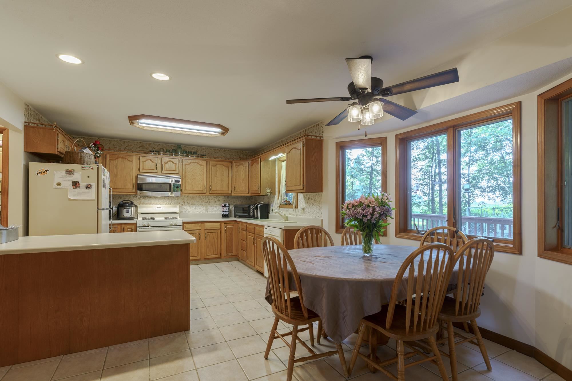 19636 Hoagland Road Monroeville, IN 46773 - Photo 8 of 36